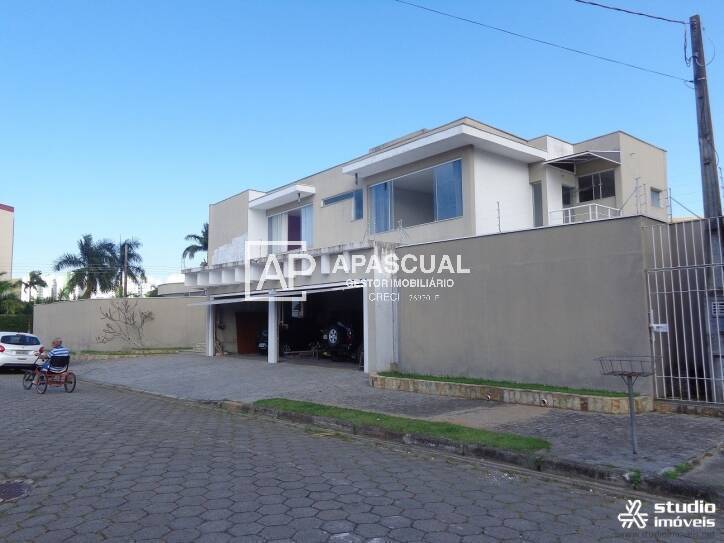 Sobrado à venda com 3 quartos, 470m² - Foto 3