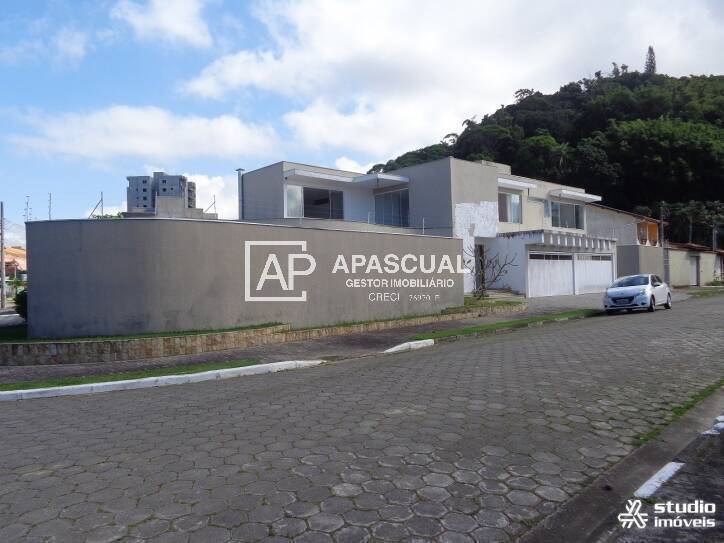 Sobrado à venda com 3 quartos, 470m² - Foto 2