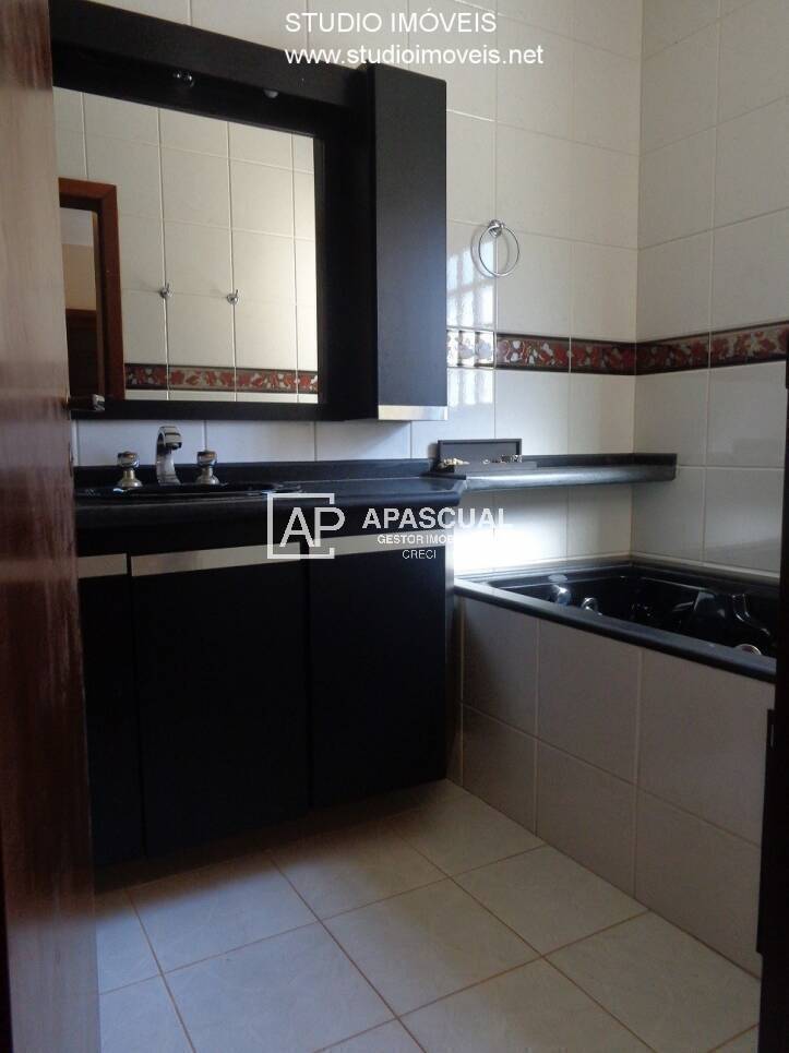 Sobrado à venda com 4 quartos, 300m² - Foto 17