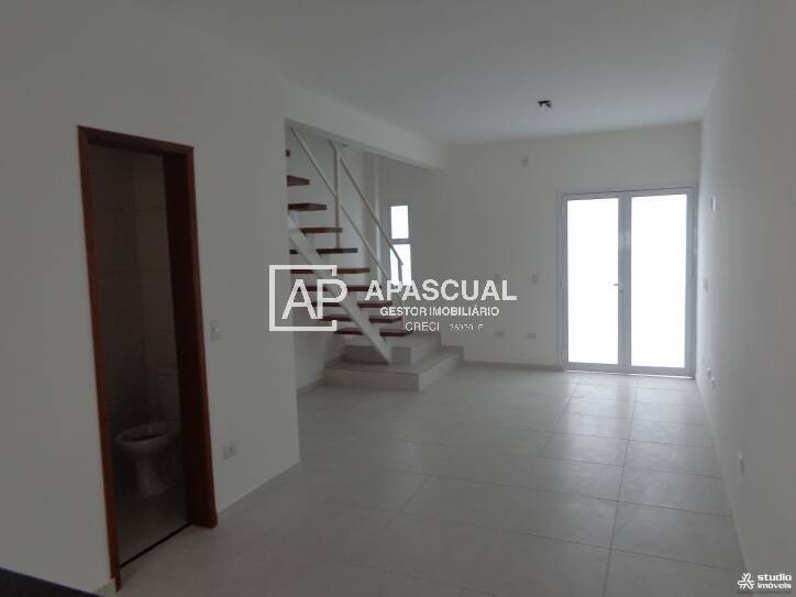 Sobrado à venda com 2 quartos, 90m² - Foto 1