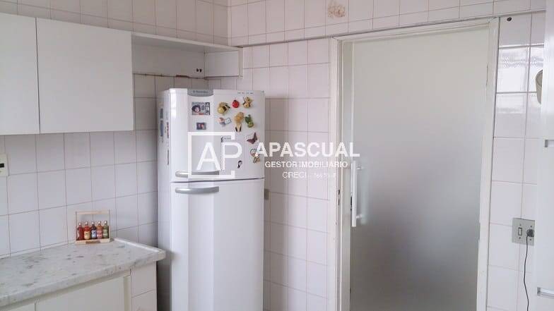 Apartamento à venda com 3 quartos, 143m² - Foto 9