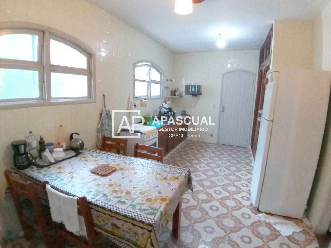 Casa à venda com 3 quartos, 180m² - Foto 11