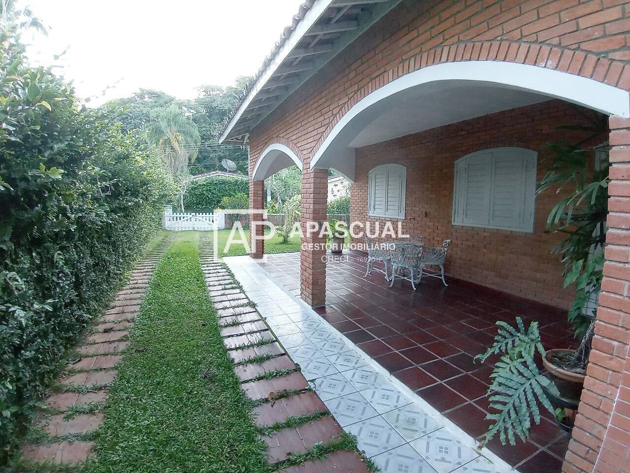 Casa à venda com 3 quartos, 180m² - Foto 4