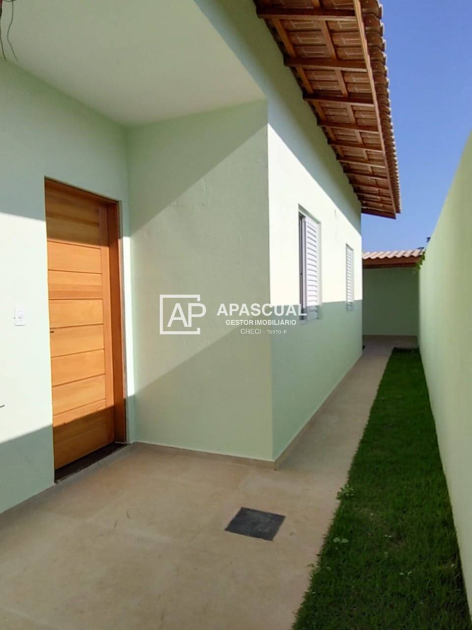 Casa à venda com 3 quartos, 90m² - Foto 4