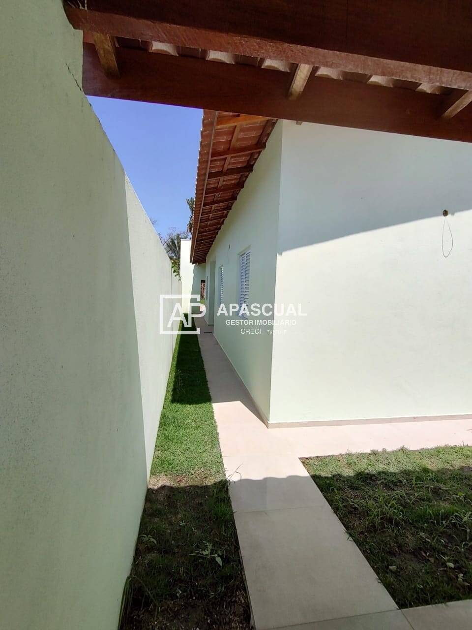 Casa à venda com 3 quartos, 90m² - Foto 13