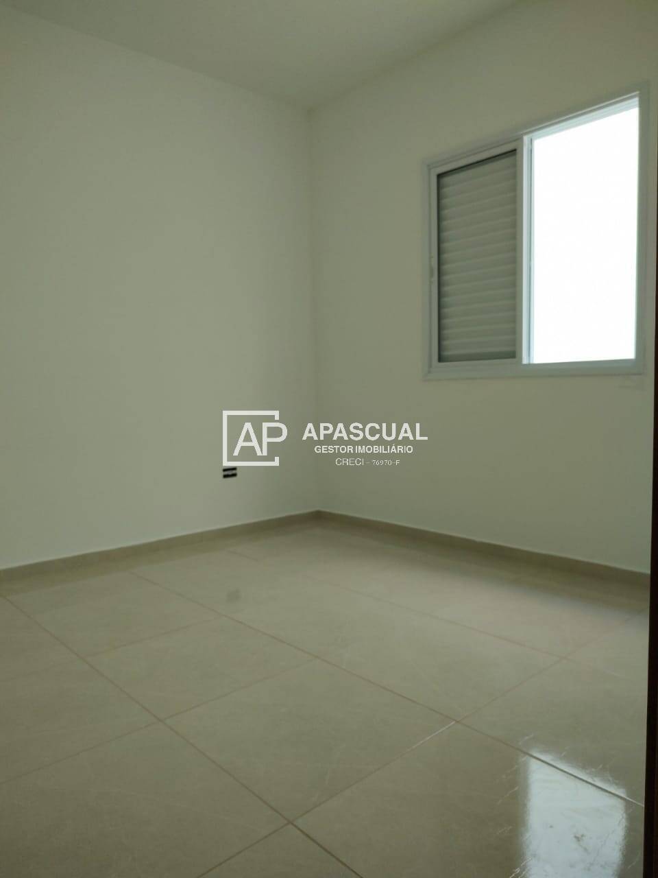 Casa à venda com 3 quartos, 90m² - Foto 9