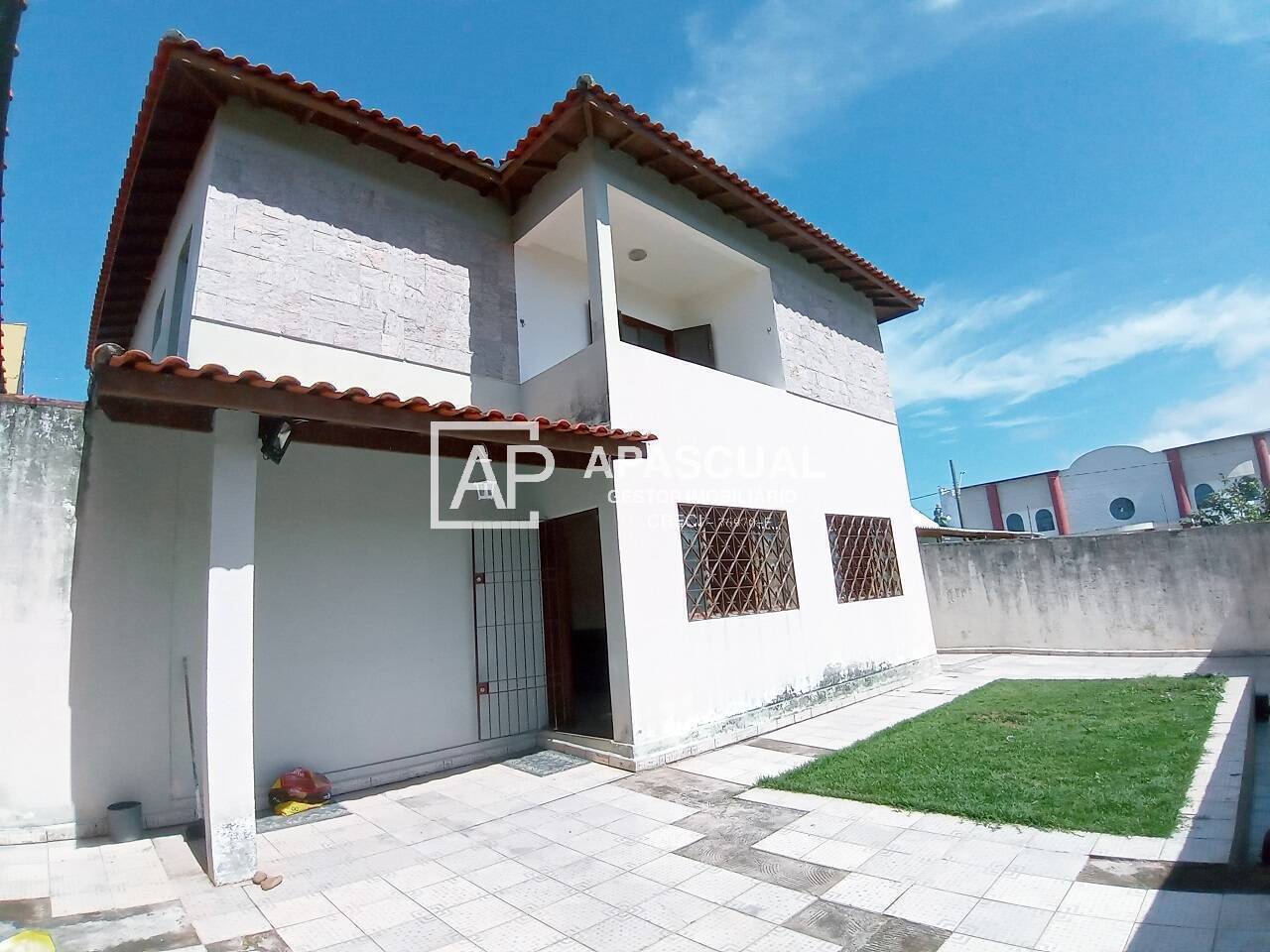 Sobrado à venda com 3 quartos, 130m² - Foto 1