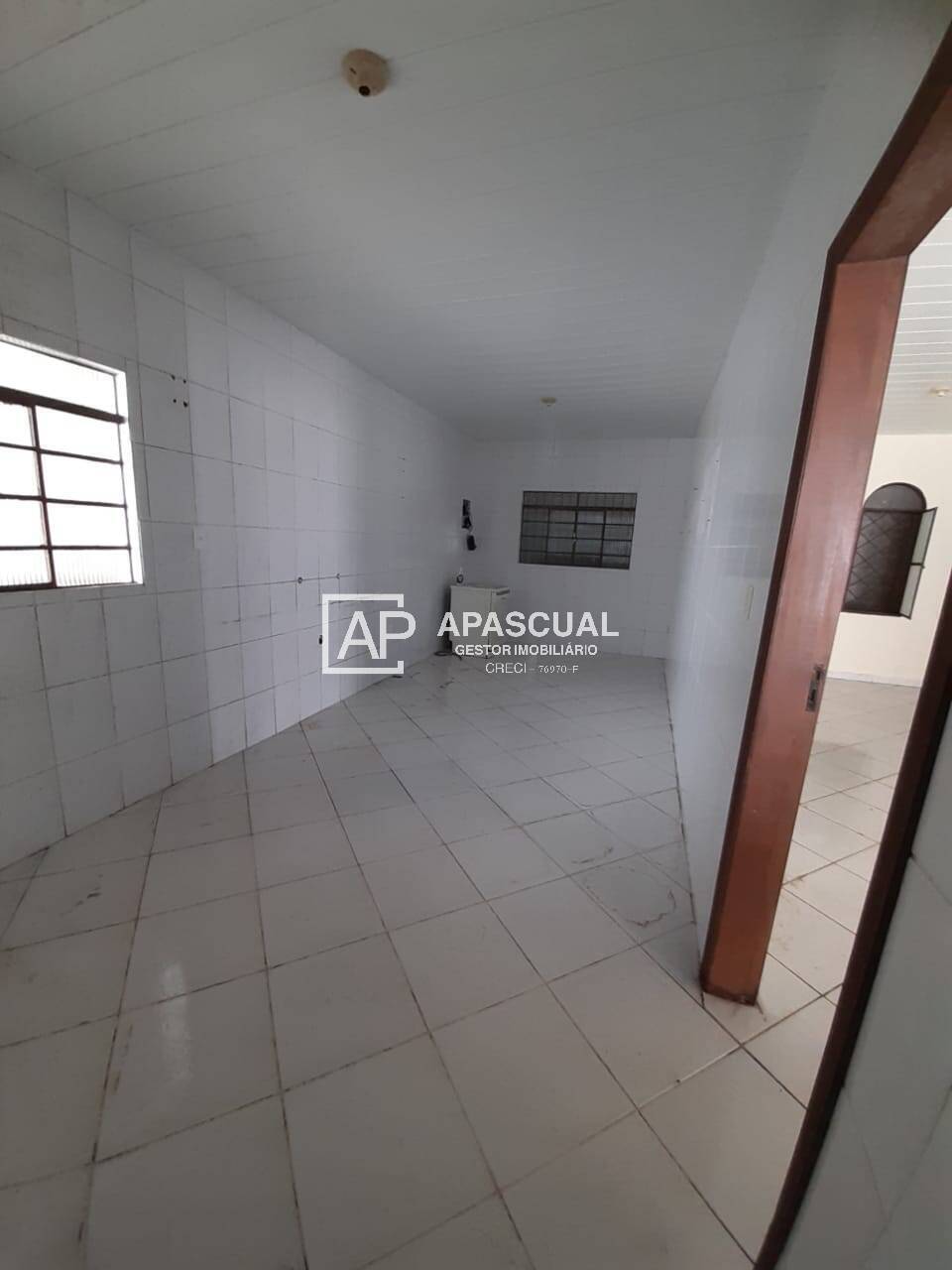 Casa à venda com 4 quartos, 105m² - Foto 6