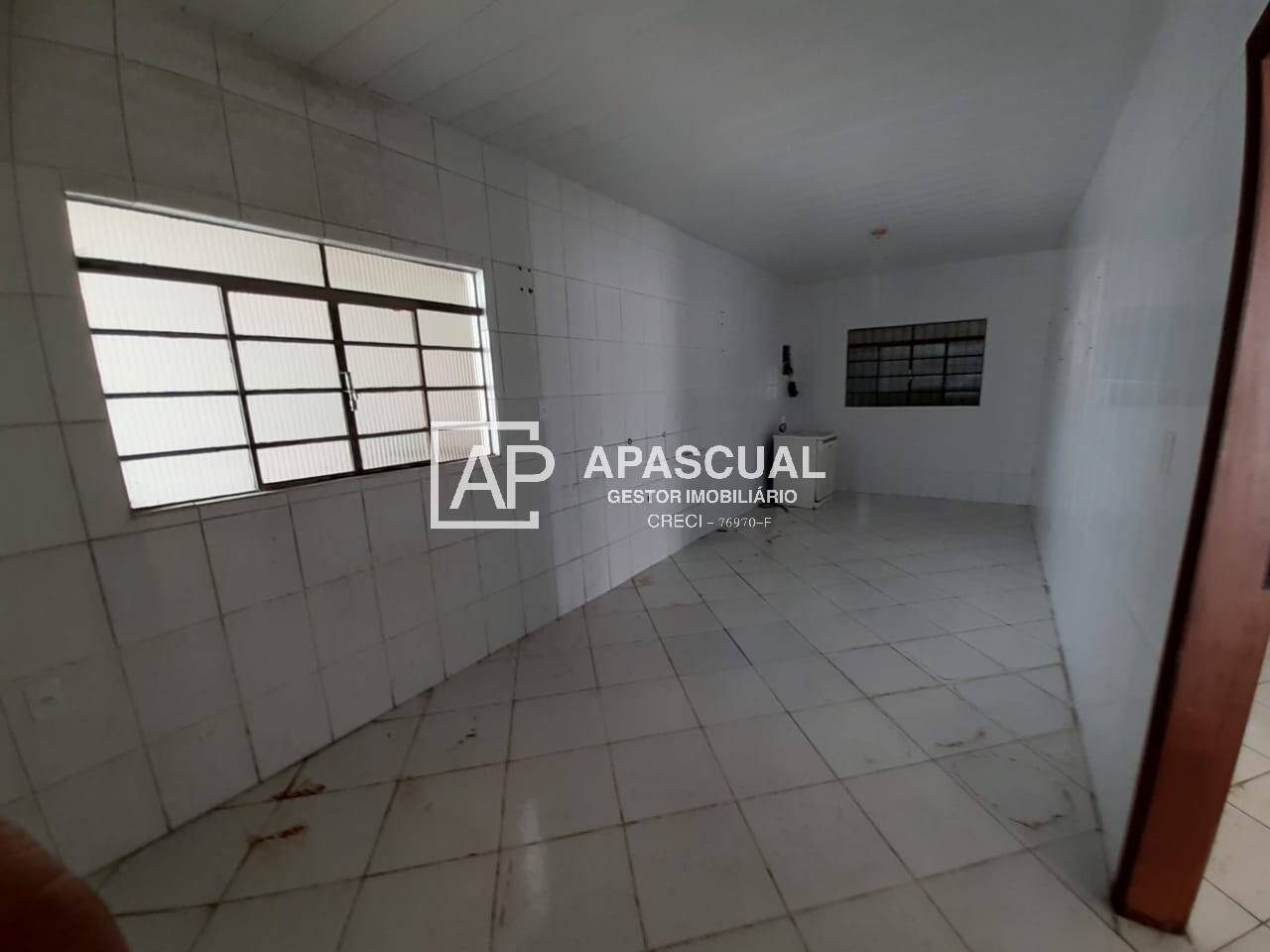 Casa à venda com 4 quartos, 105m² - Foto 5