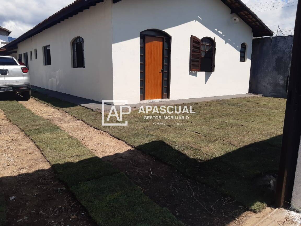 Casa à venda com 4 quartos, 105m² - Foto 2