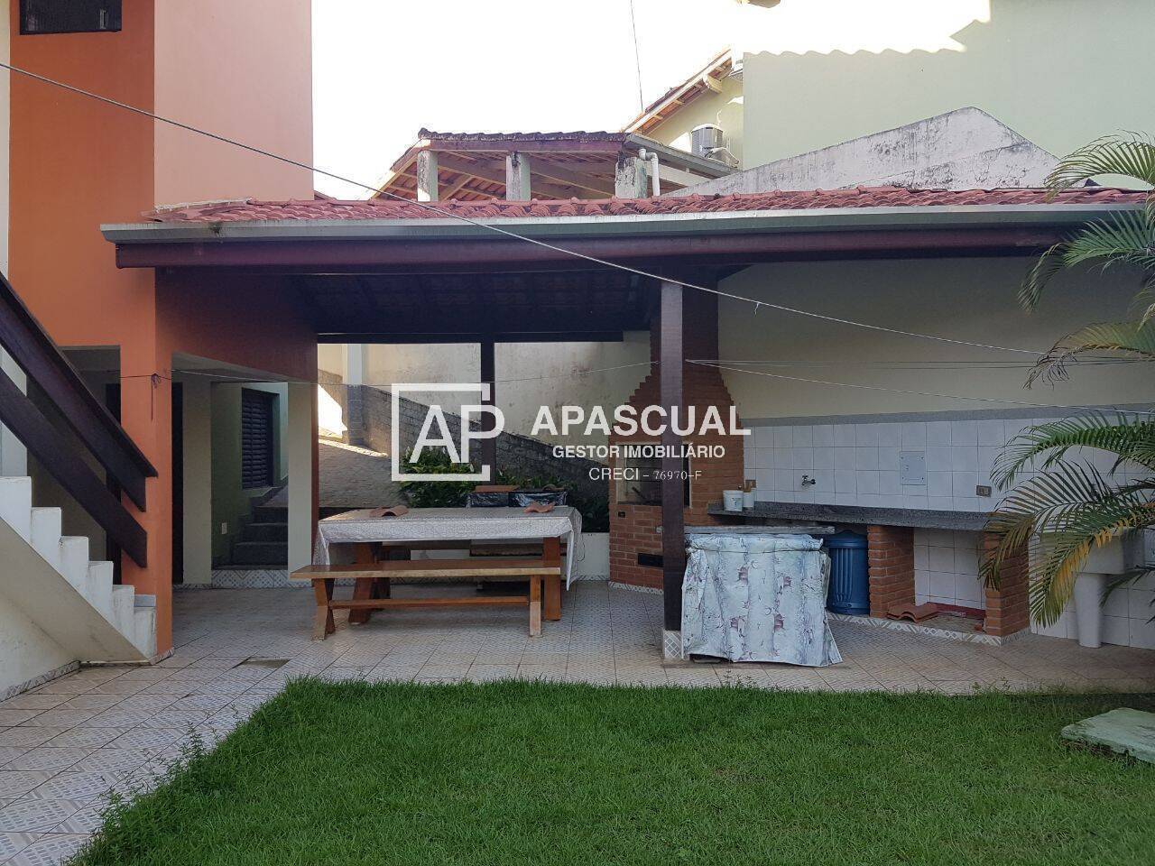 Casa à venda com 5 quartos, 200m² - Foto 15