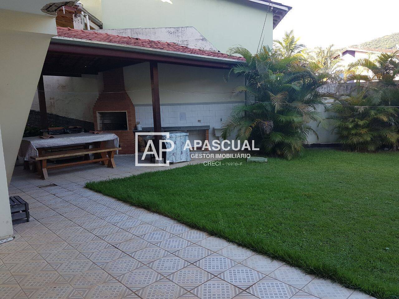 Casa à venda com 5 quartos, 200m² - Foto 17