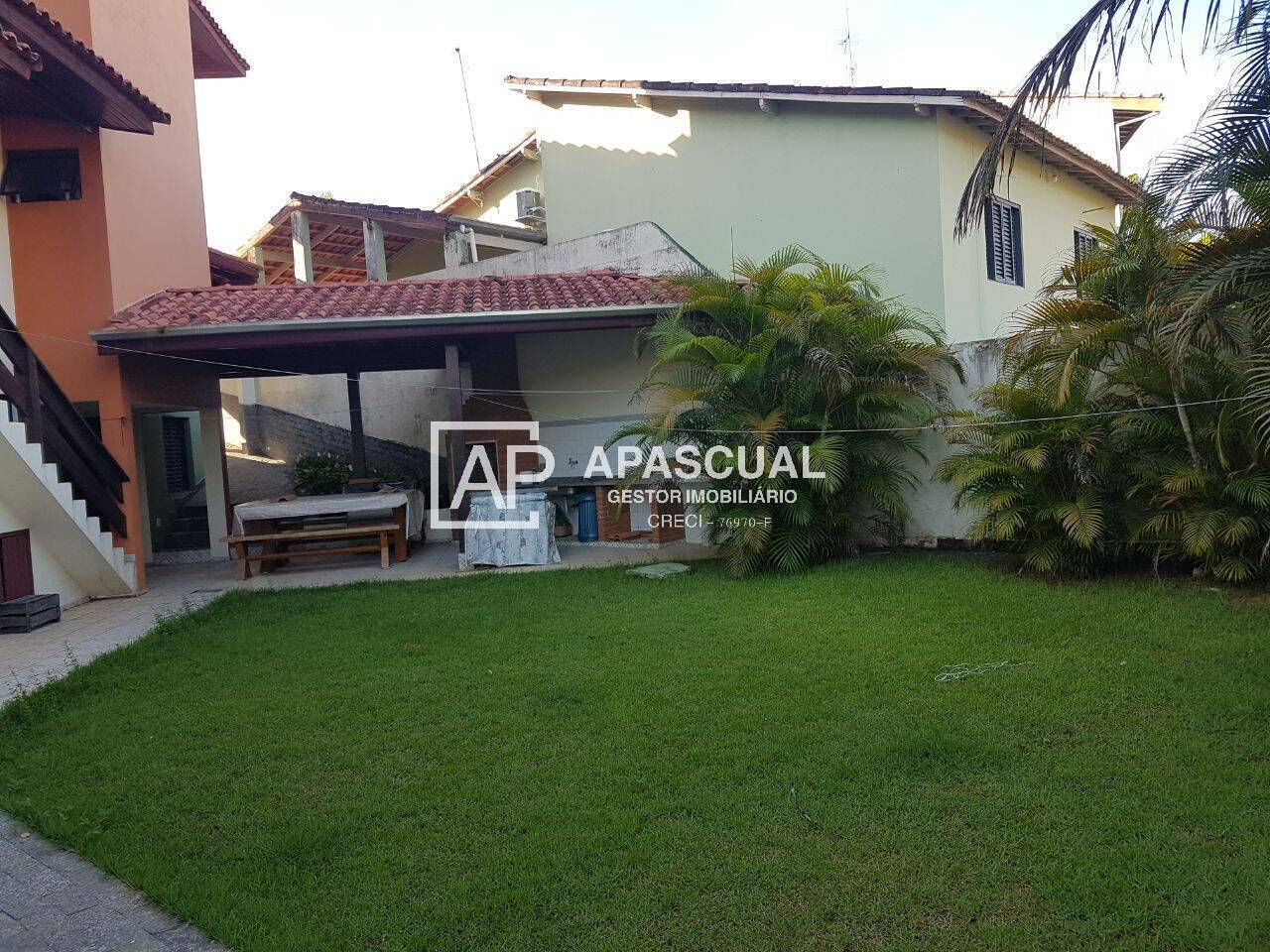 Casa à venda com 5 quartos, 200m² - Foto 25