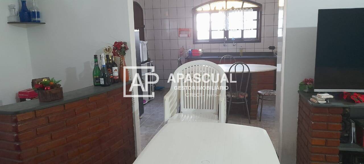 Casa à venda com 2 quartos, 230m² - Foto 18