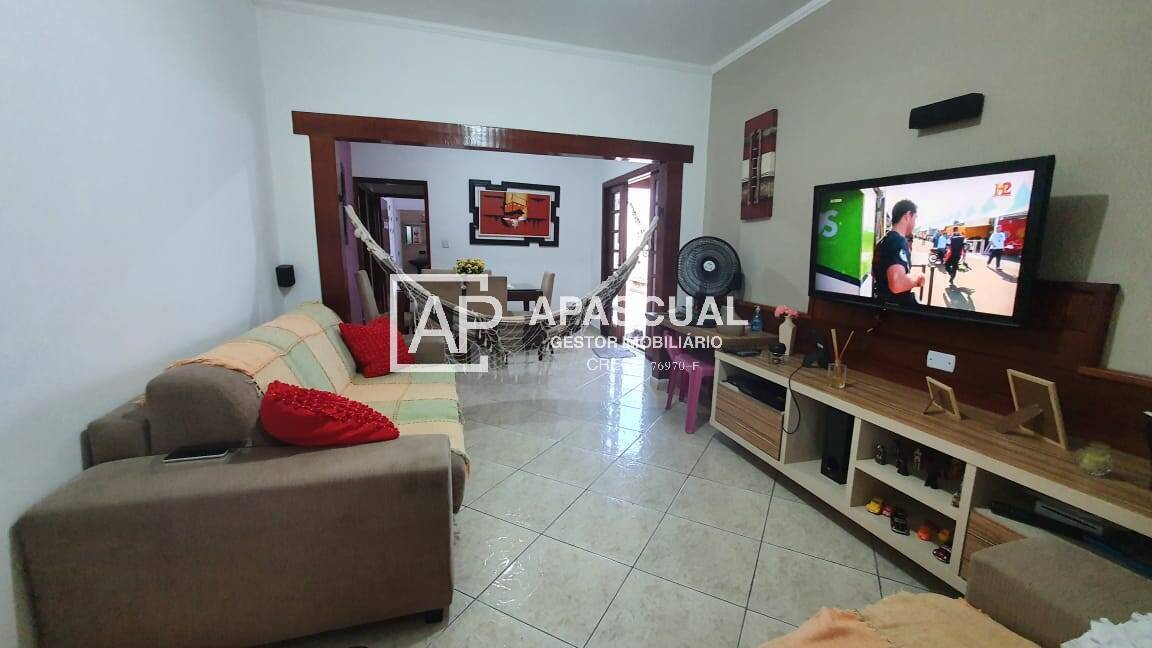 Casa à venda com 4 quartos, 138m² - Foto 1