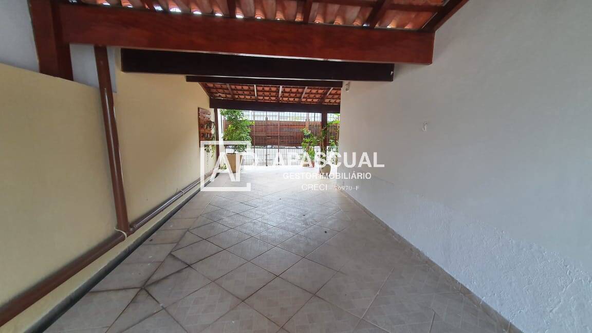 Casa à venda com 4 quartos, 138m² - Foto 4