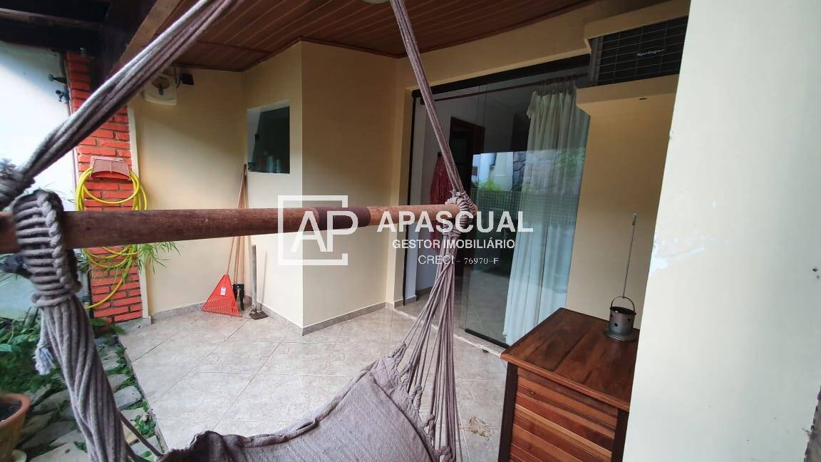 Casa à venda com 4 quartos, 138m² - Foto 9