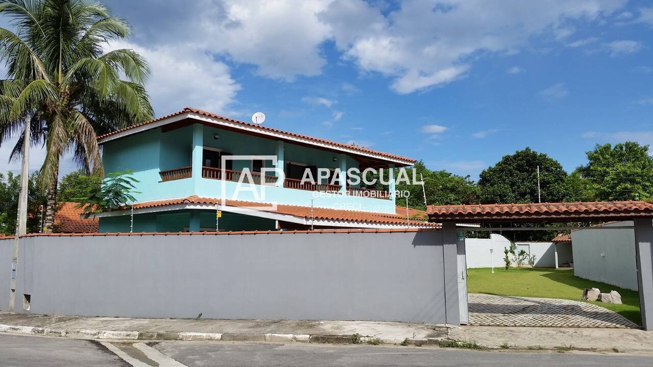 Casa à venda e aluguel com 3 quartos, 240m² - Foto 1