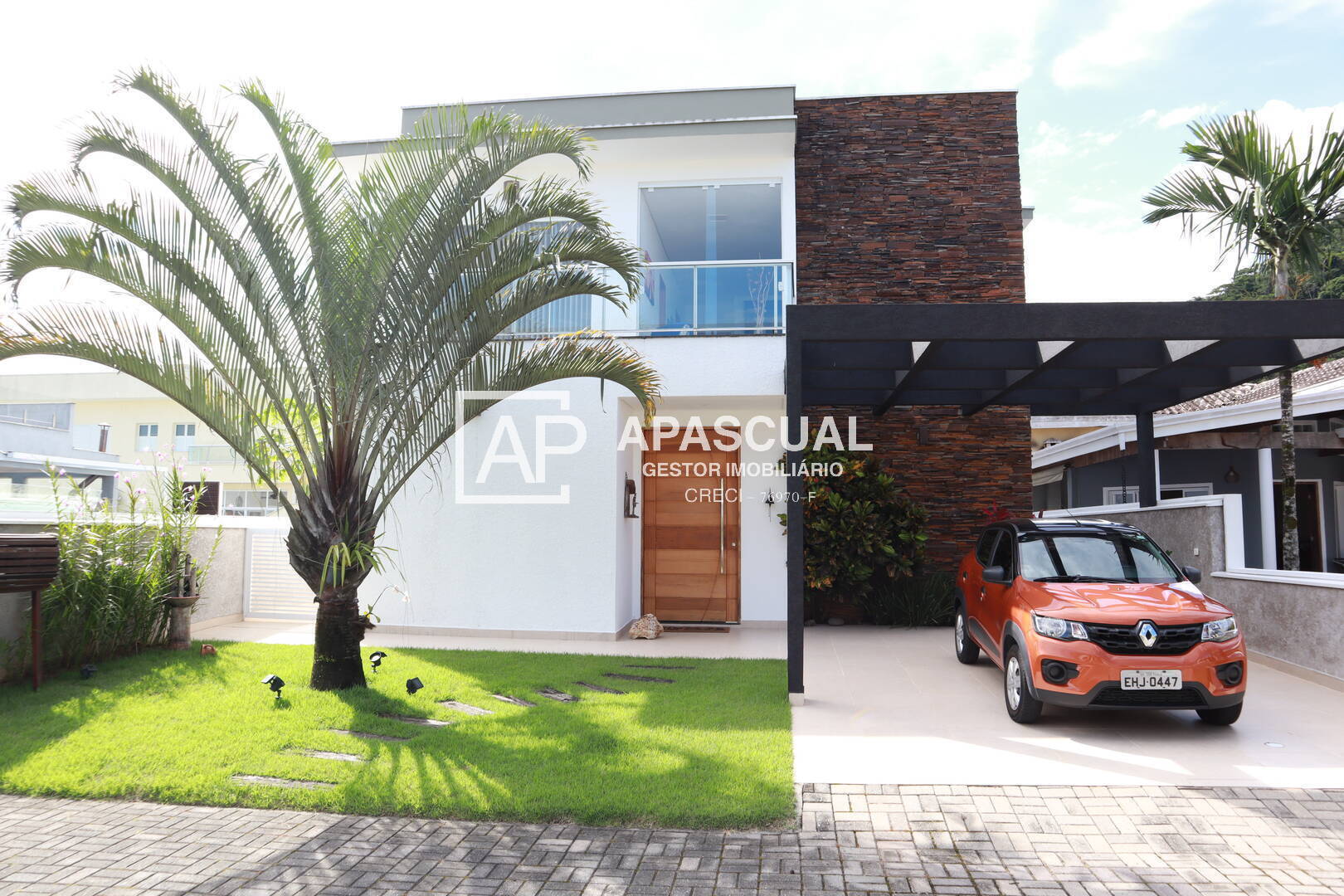 Casa de Condomínio à venda com 4 quartos, 273m² - Foto 1