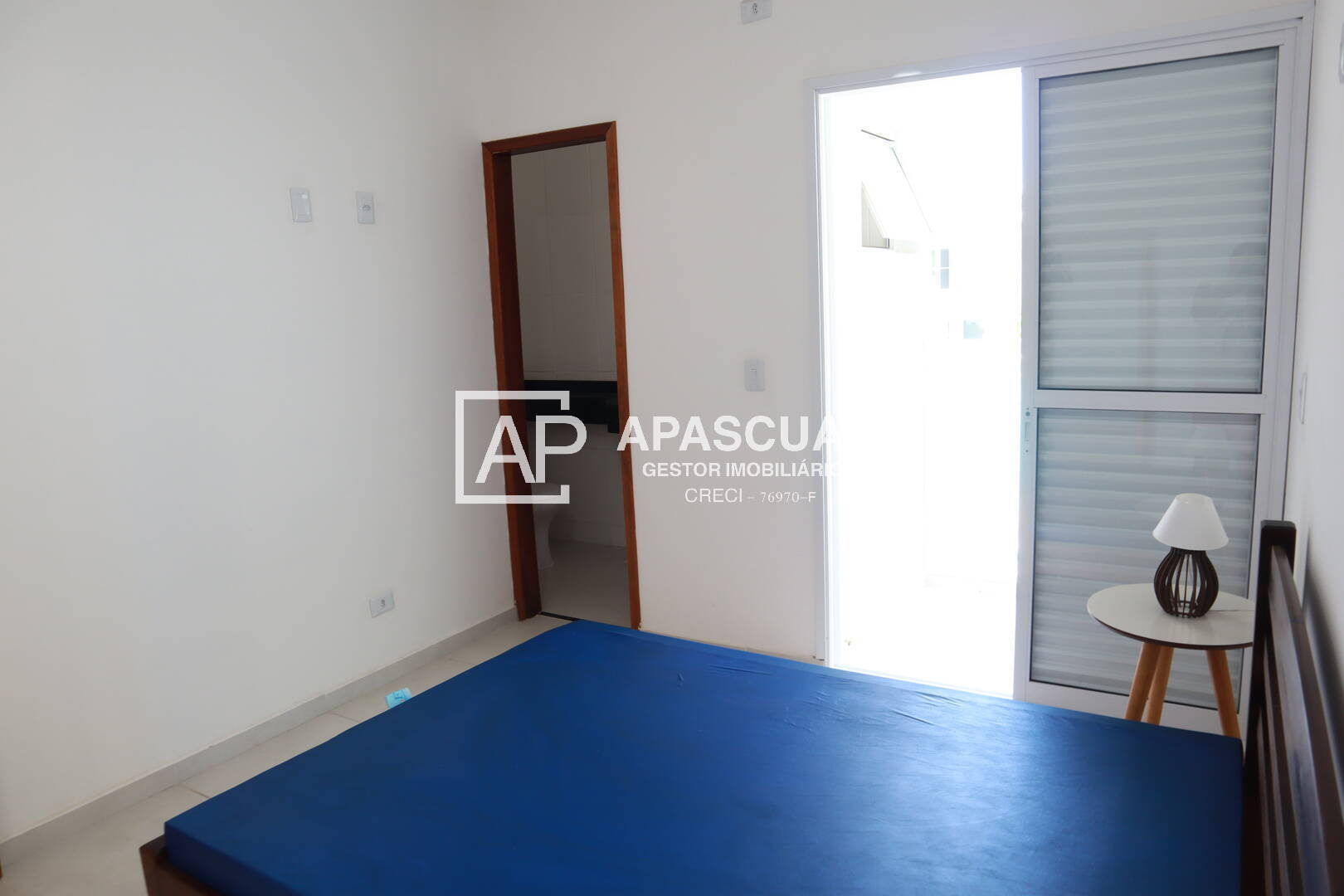 Casa à venda com 2 quartos, 90m² - Foto 7