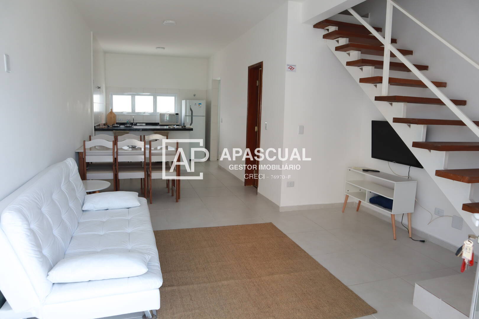 Casa à venda com 2 quartos, 90m² - Foto 2