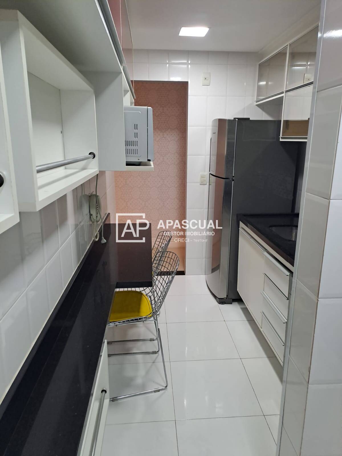 Apartamento à venda com 2 quartos, 58m² - Foto 4