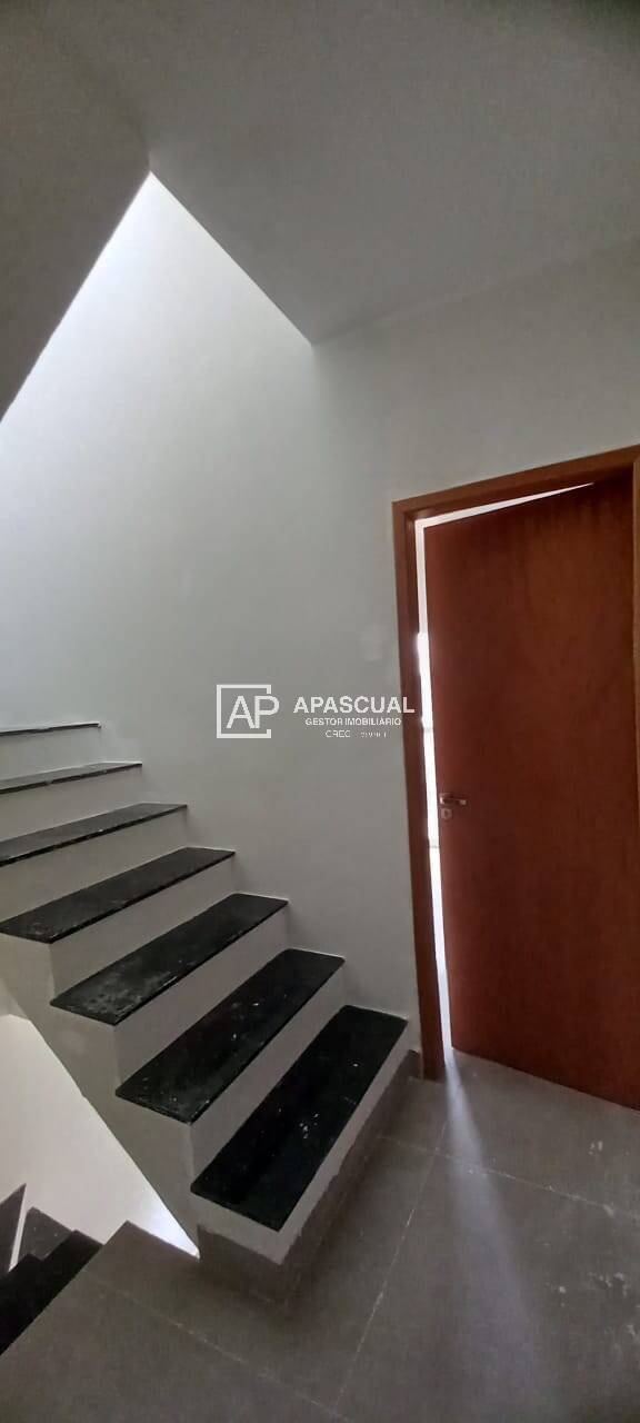 Casa à venda com 3 quartos, 191m² - Foto 18