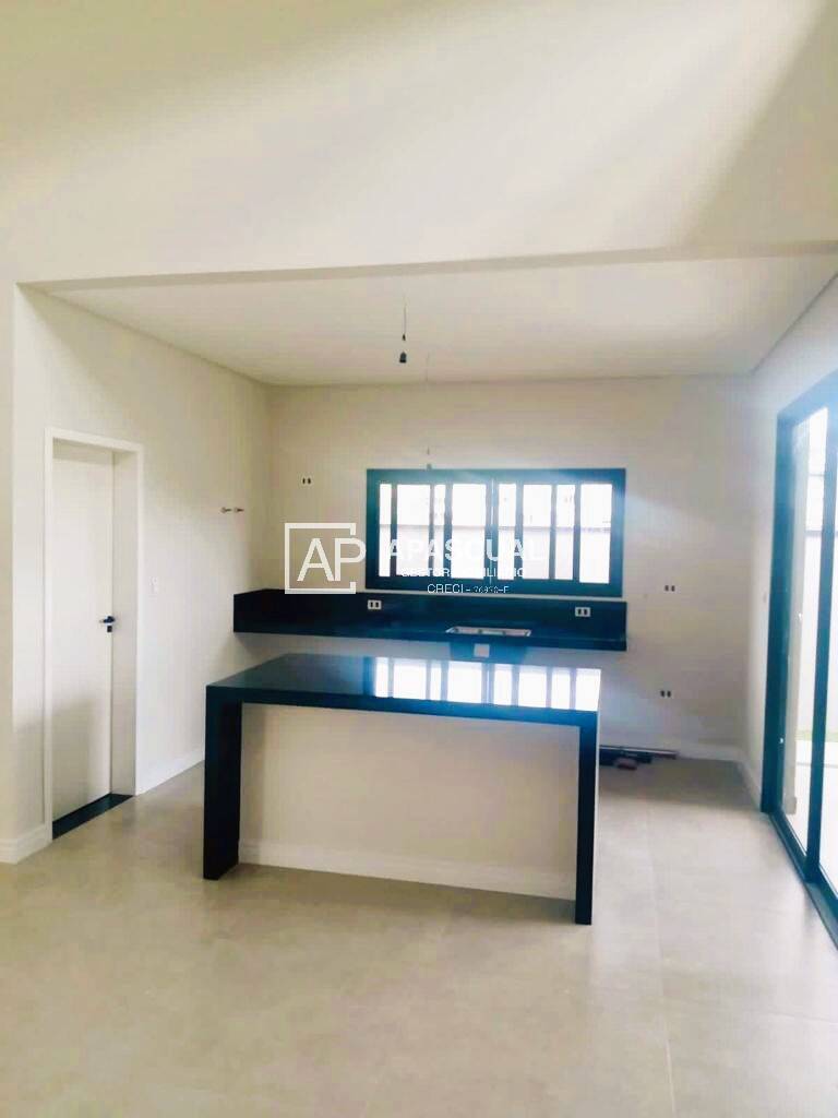 Casa à venda com 3 quartos, 221m² - Foto 18