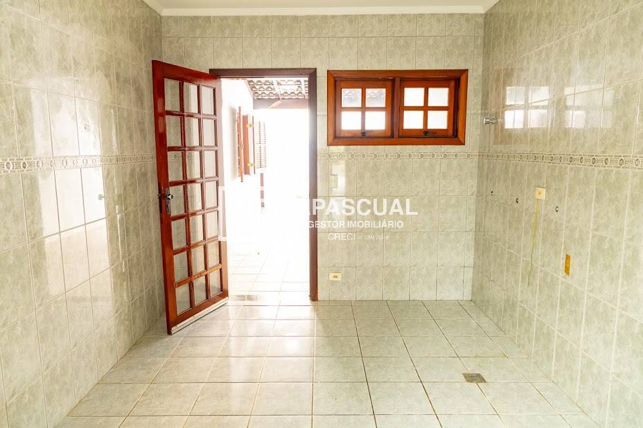 Casa à venda com 4 quartos, 249m² - Foto 16