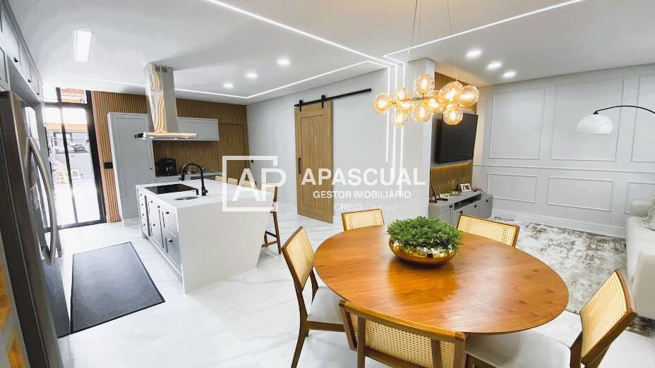 Casa à venda com 3 quartos, 210m² - Foto 11