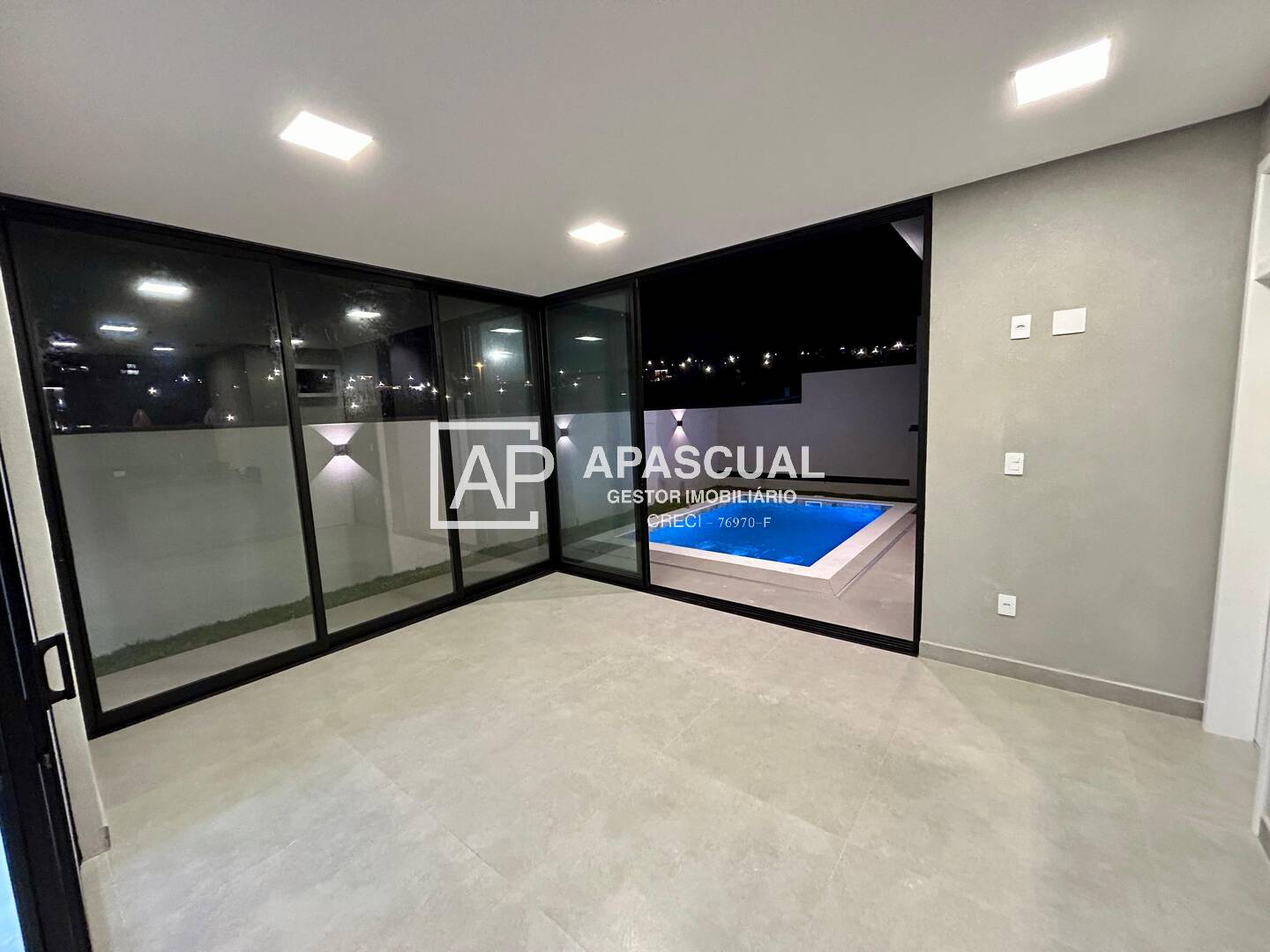 Casa à venda com 3 quartos, 221m² - Foto 13