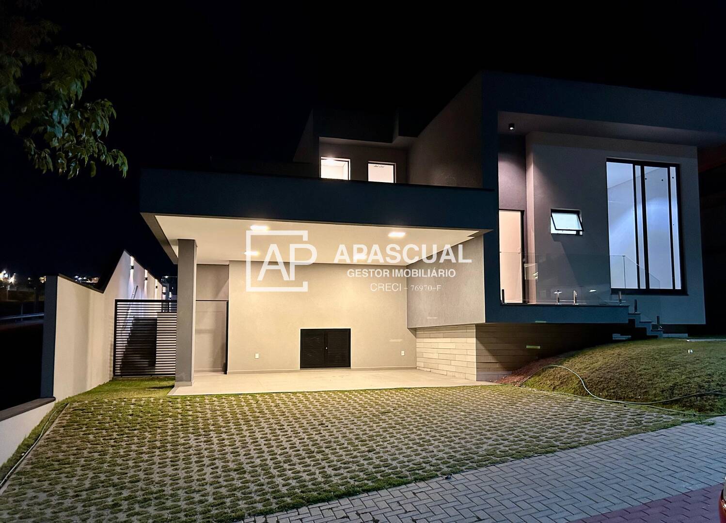 Casa à venda com 3 quartos, 221m² - Foto 3