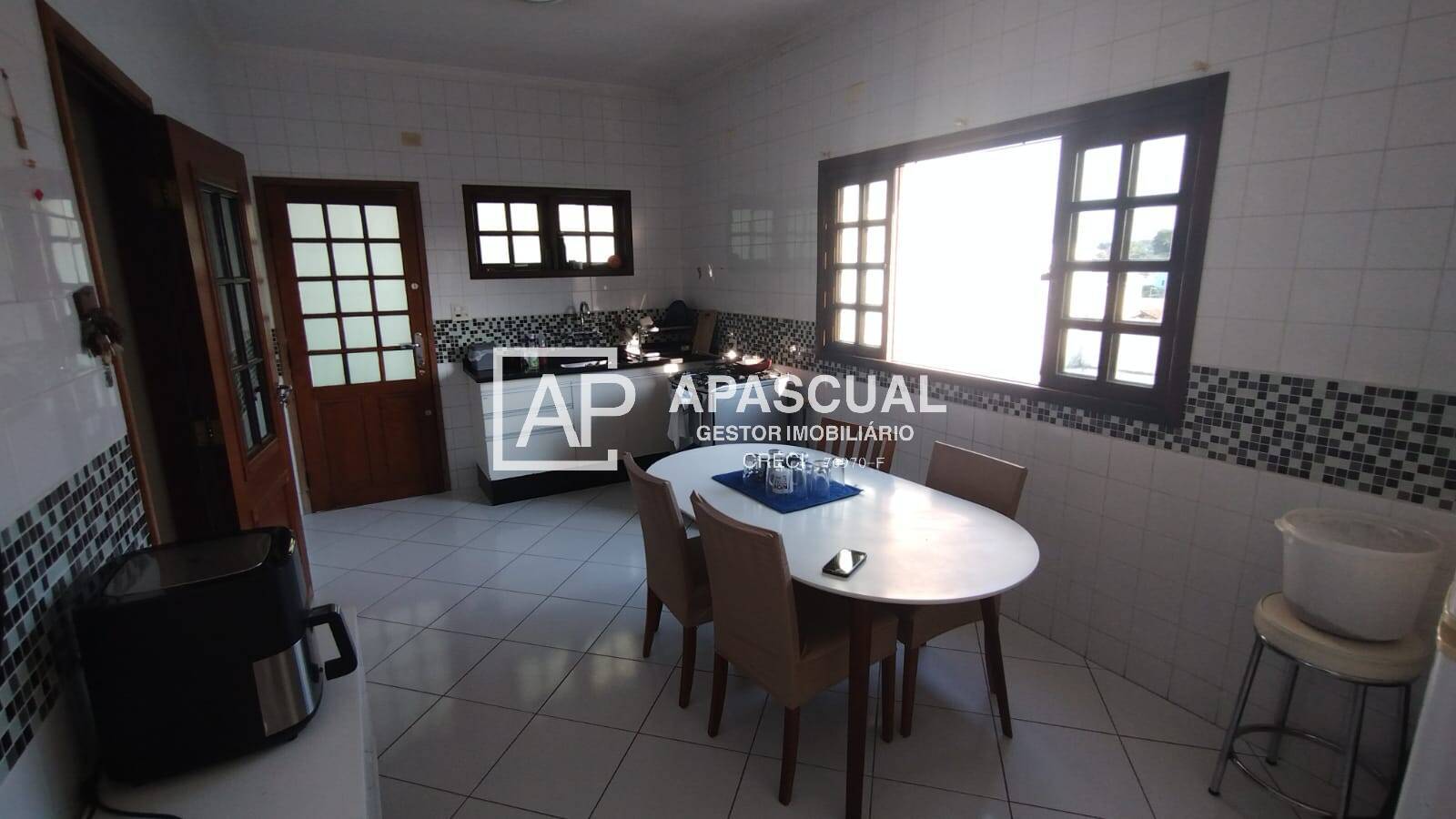 Casa à venda com 3 quartos, 150m² - Foto 11