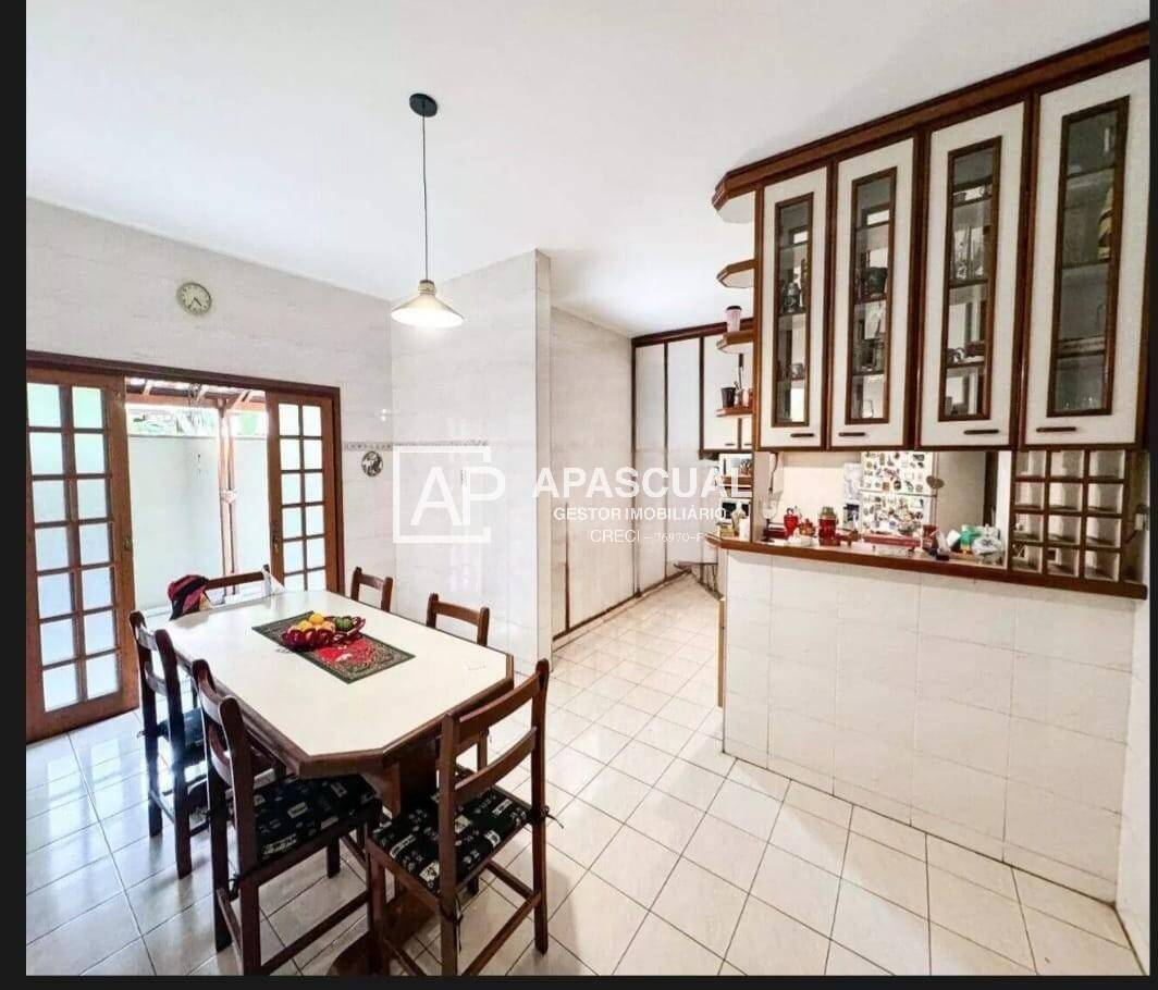 Casa à venda com 4 quartos, 235m² - Foto 13