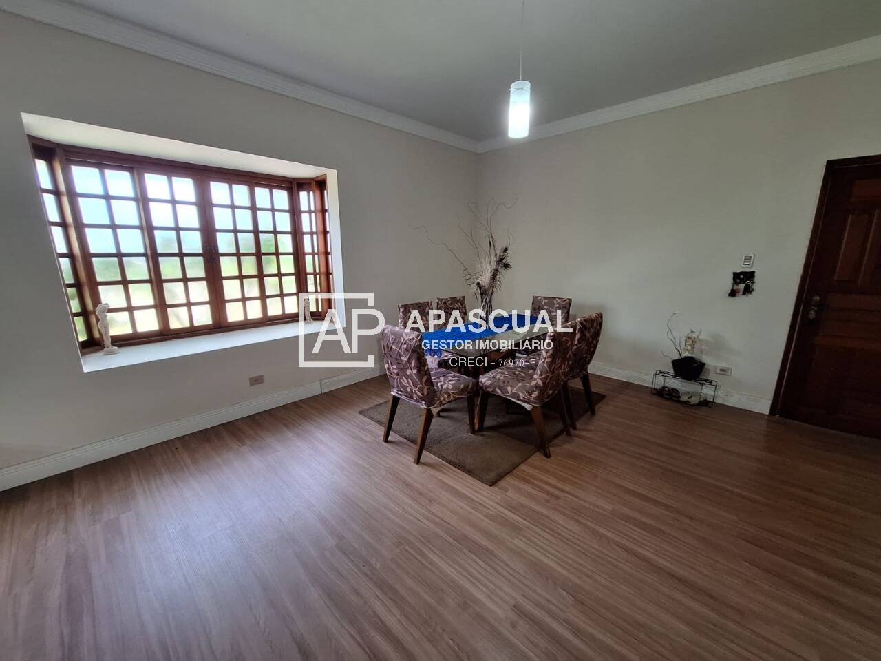 Casa à venda com 4 quartos, 235m² - Foto 9