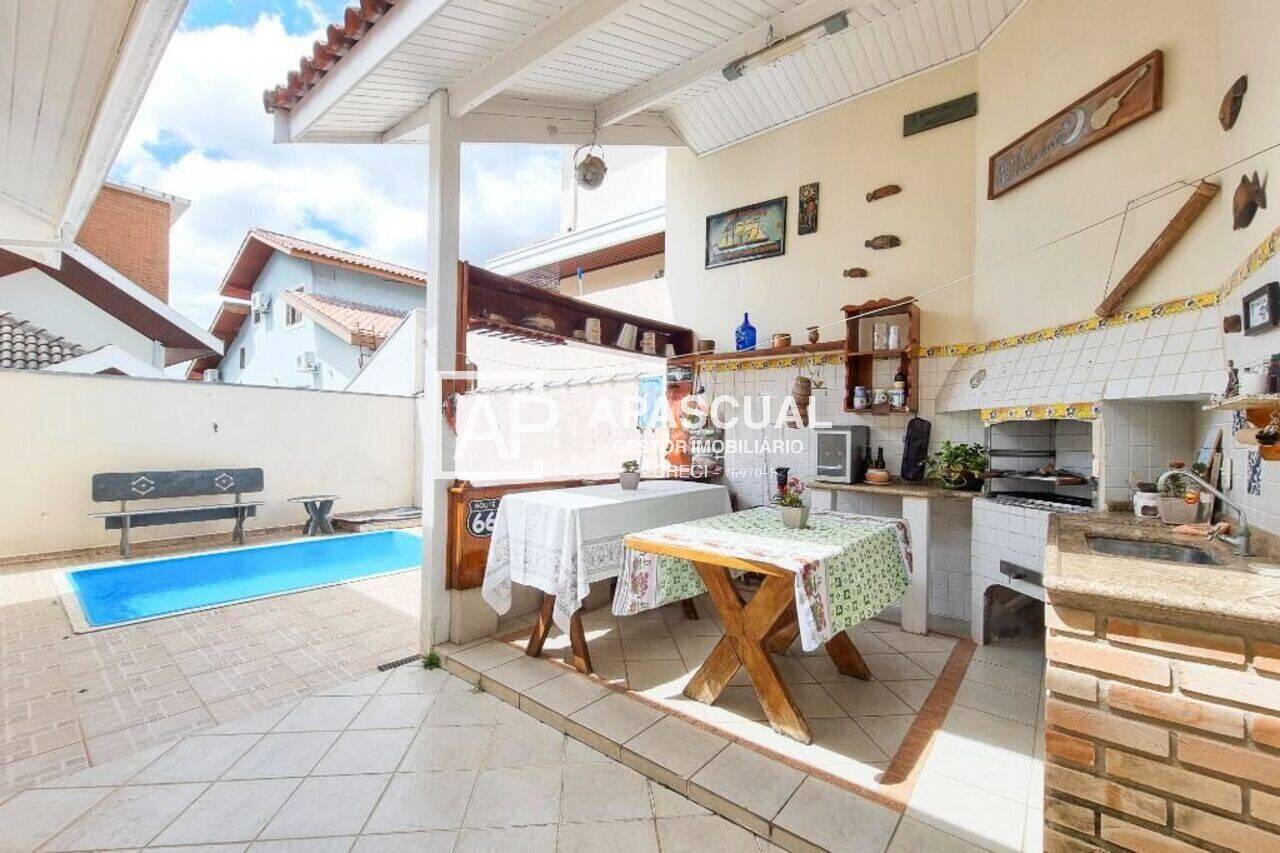 Casa à venda com 4 quartos, 190m² - Foto 12