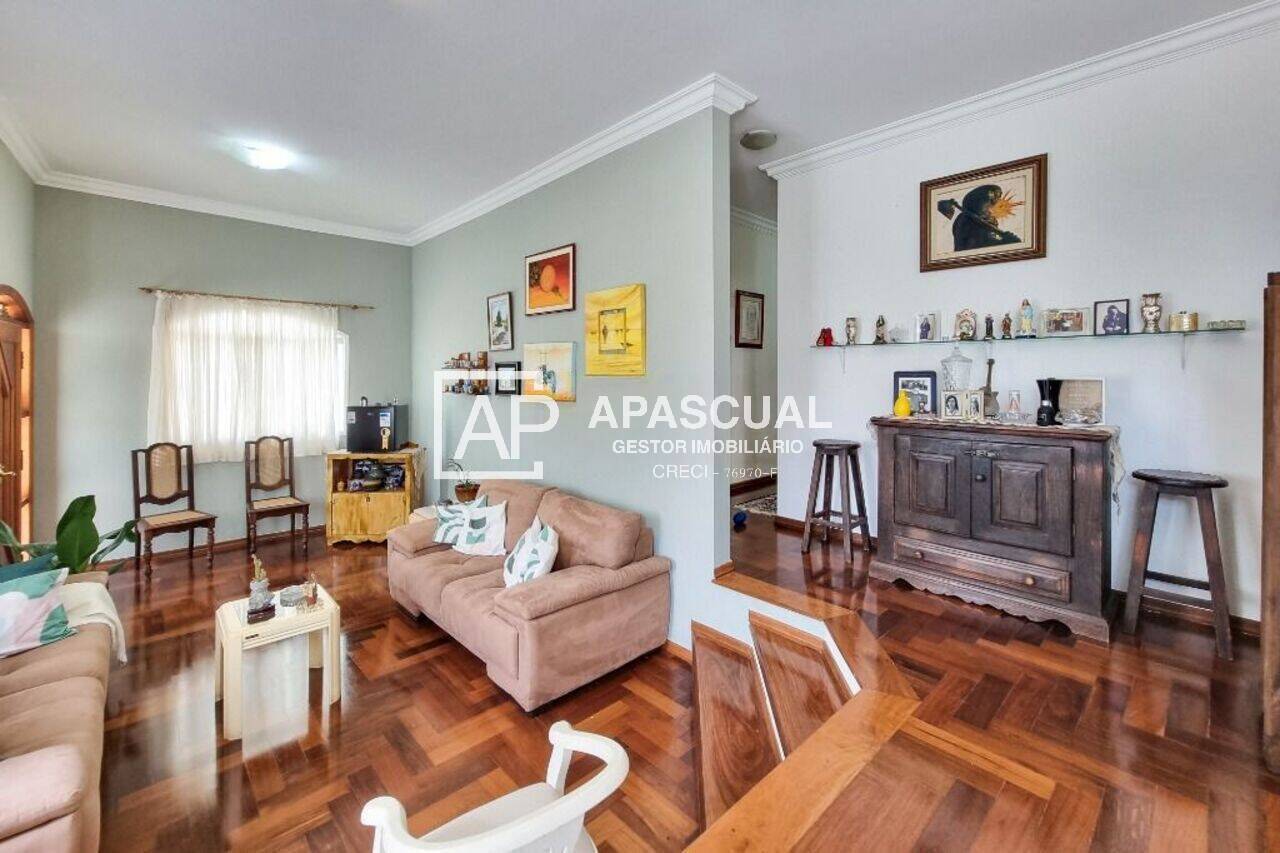 Casa à venda com 4 quartos, 190m² - Foto 3