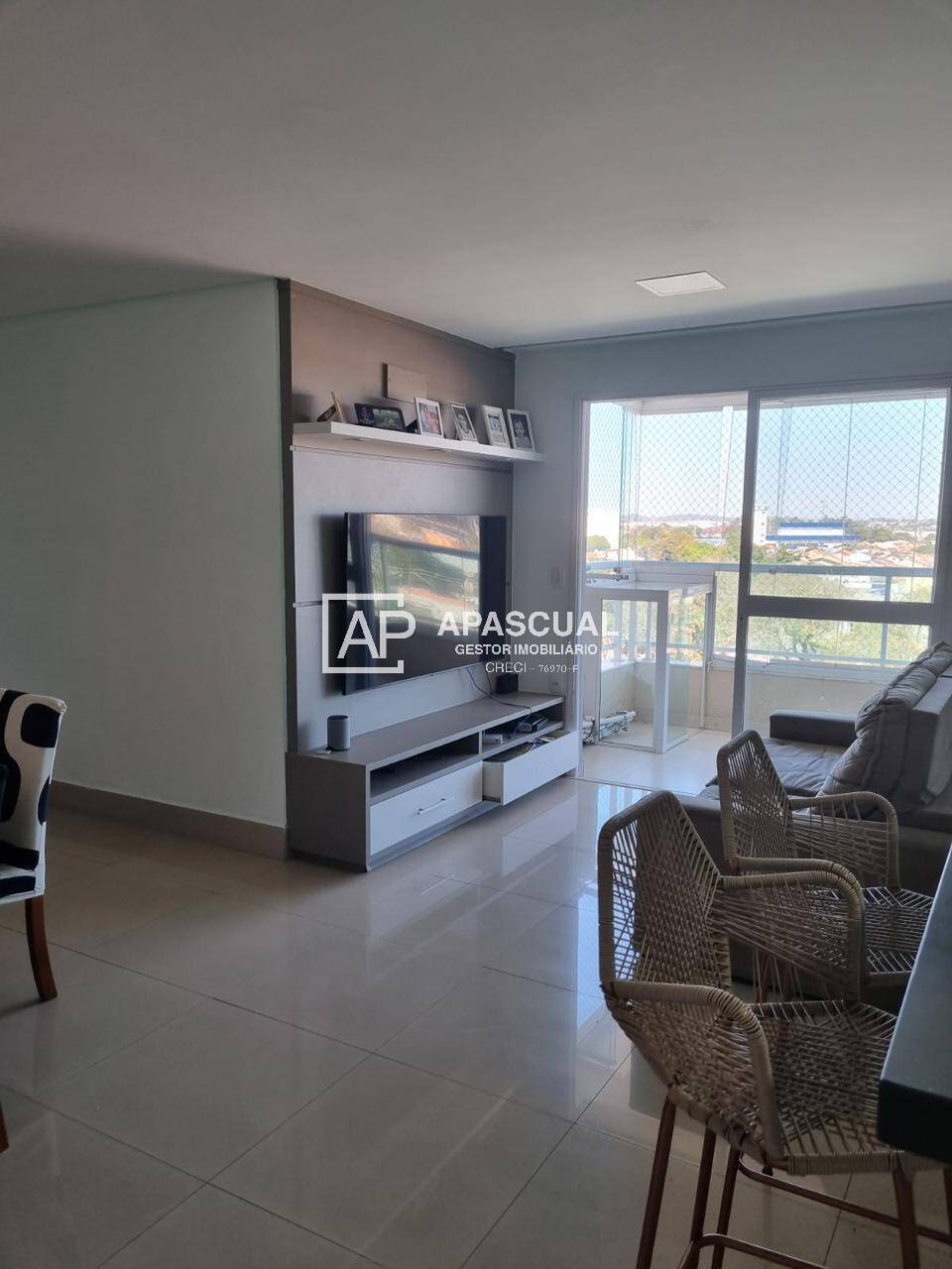 Apartamento à venda com 3 quartos, 87m² - Foto 3