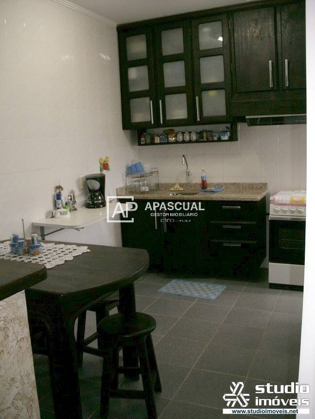 Apartamento à venda com 3 quartos, 150m² - Foto 3